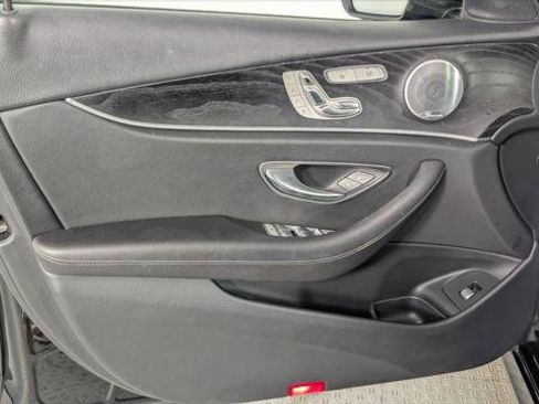 Used 2018 Mercedes-Benz E 400 4MATIC Sedan image 12