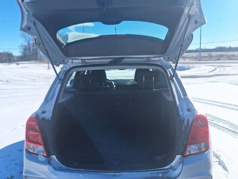 Used 2019 Chevrolet Trax LS image 6