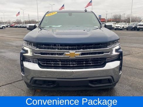 Used 2021 Chevrolet Silverado 1500 LT image 2