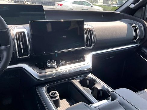 New 2026 Ford Expedition Platinum w/ Stealth Performance Package AWD/4WD image 7