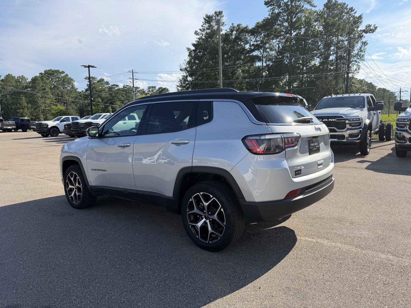 Certified 2025 Jeep Compass Limited AWD/4WD image 4