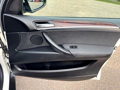 Used 2010 BMW X5 xDrive30i image 31