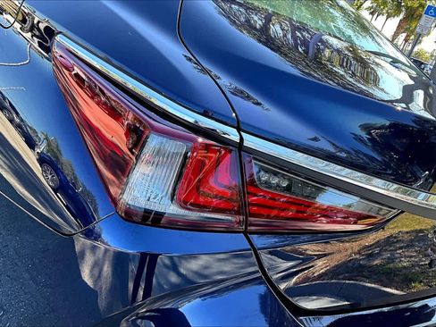 Used 2022 Lexus ES 350 w/ Premium Package image 28