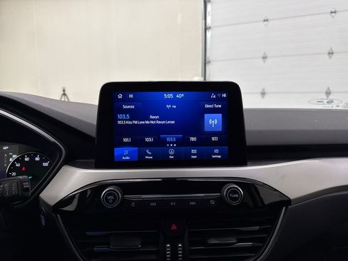 Used 2022 Ford Escape SE w/ Cold Weather Package image 17