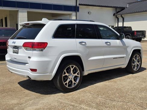 Used 2021 Jeep Grand Cherokee Overland RWD image 3