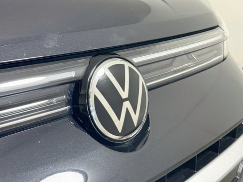 Used 2025 Volkswagen Taos SEL AWD/4WD image 31