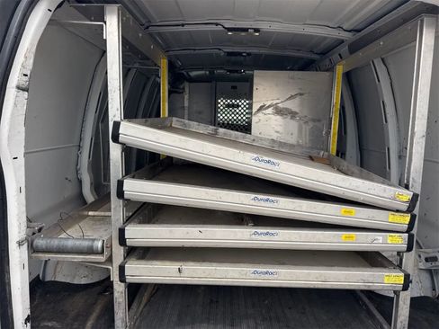 Used 2017 Chevrolet Express 2500 image 10