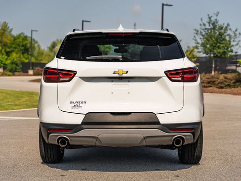 Used 2024 Chevrolet Blazer LT w/ Convenience Package FWD image 6