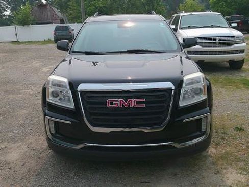 Used 2017 GMC Terrain SLE w/ Convenience Package FWD image 2