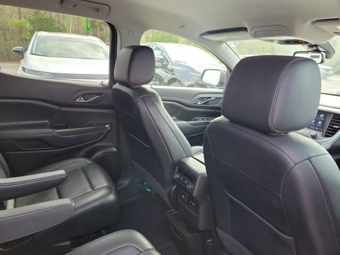 Used 2023 GMC Acadia SLT image 31