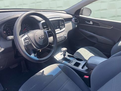 Used 2020 Kia Sorento AWD V6 image 11