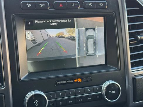 Used 2018 Ford Expedition Platinum AWD/4WD image 37