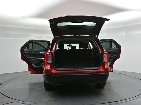 Used 2023 Ford Explorer XLT RWD image 31