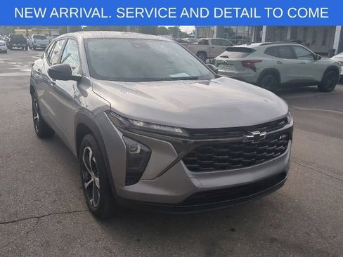 Used 2024 Chevrolet Trax RS FWD image 8
