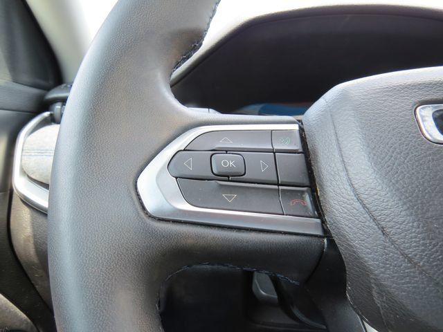 Used 2022 Jeep Compass Latitude FWD image 7