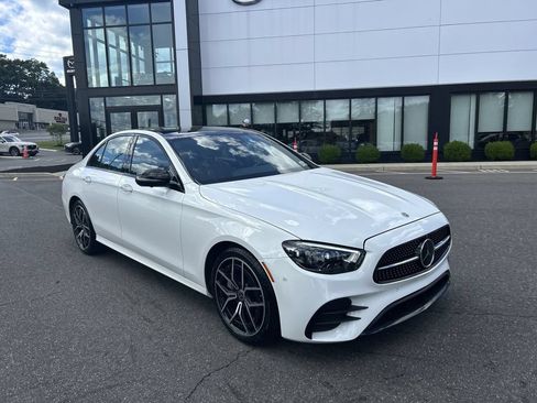 Used 2022 Mercedes-Benz E 450 4MATIC Sedan image 2