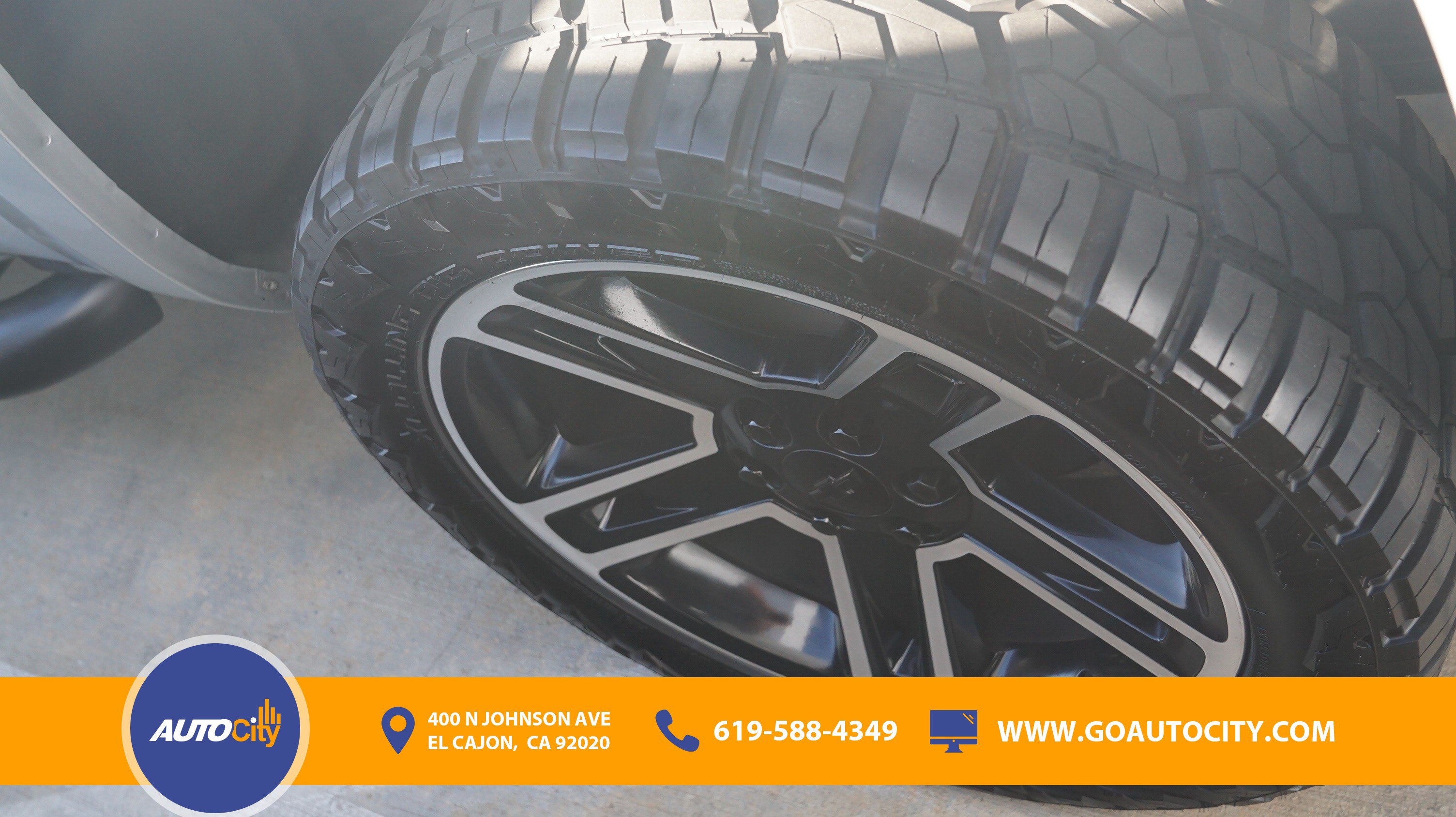 Used 2018 Chevrolet Silverado 1500 LT w/ LPO, Black Pack RWD image 25