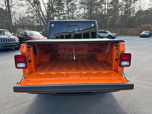 New 2025 Jeep Gladiator Sport image 18