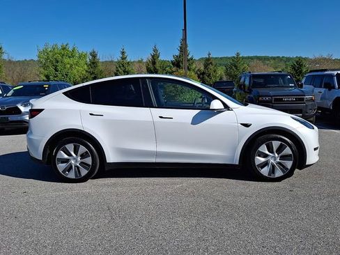 Used 2023 Tesla Model Y Long Range AWD/4WD image 7