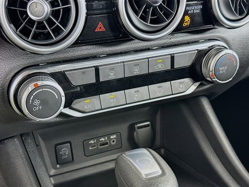 Used 2024 Nissan Sentra SV image 23