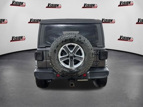 Used 2018 Jeep Wrangler Unlimited Sahara image 6