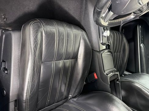 Used 2019 Chrysler 300 S AWD/4WD image 10