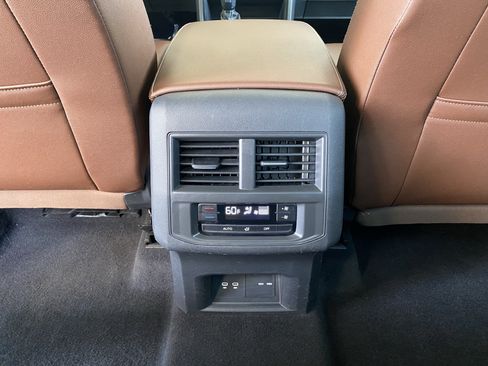 Certified 2023 Volkswagen Atlas SE w/ Panoramic Sunroof Package FWD image 40