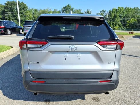 Used 2023 Toyota RAV4 LE FWD image 16