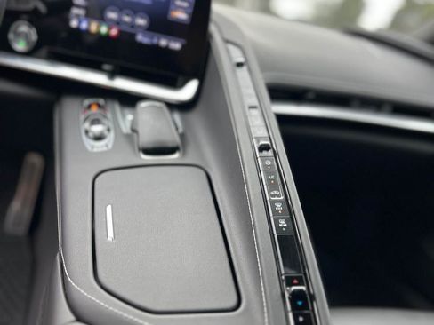 Used 2021 Chevrolet Corvette 1LT w/ Z51 Performance Package image 11