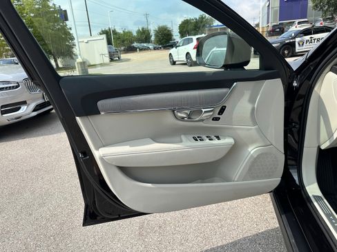 New 2025 Volvo V90 B6 Cross Country Plus w/ Protection Package Premier image 15