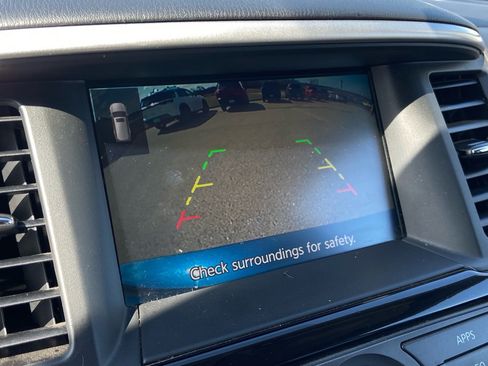 Used 2020 Nissan Pathfinder S image 26