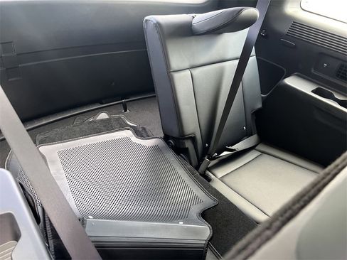 Used 2024 Hyundai Santa Fe Limited image 19