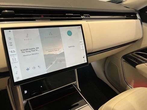 Used 2024 Land Rover Range Rover Long Wheelbase SE AWD/4WD image 54