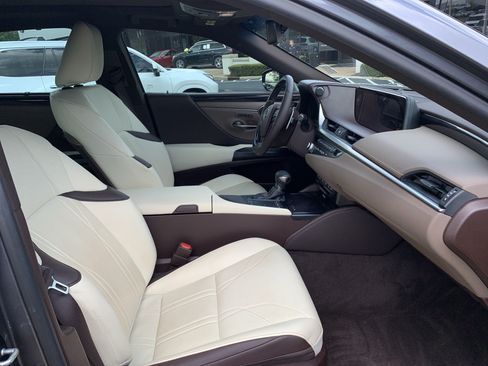 Used 2021 Lexus ES 350 Ultra Luxury w/ Accessory Package 2 FWD image 35