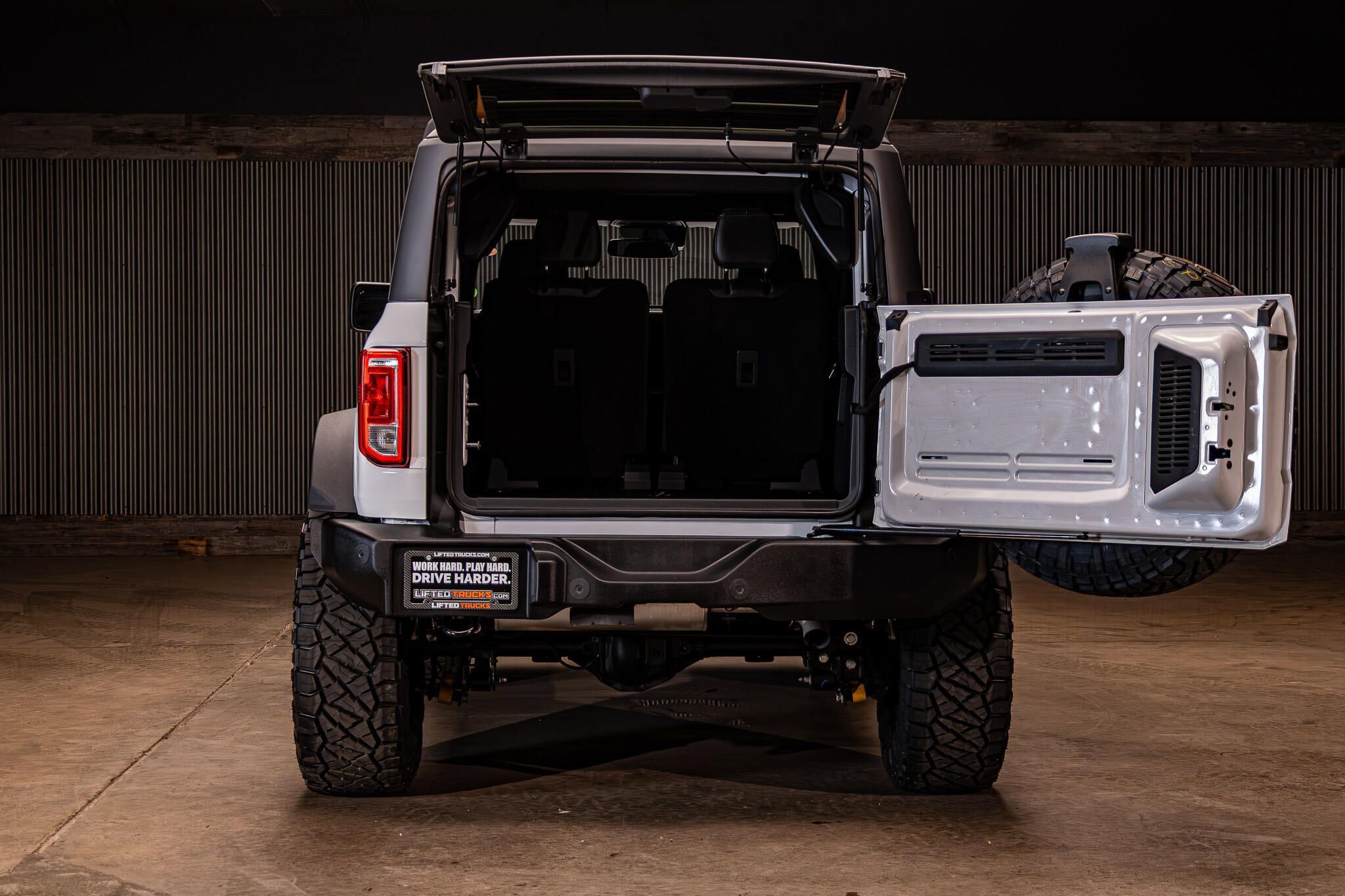 Used 2024 Ford Bronco Big Bend w/ Sasquatch Package AWD/4WD image 9