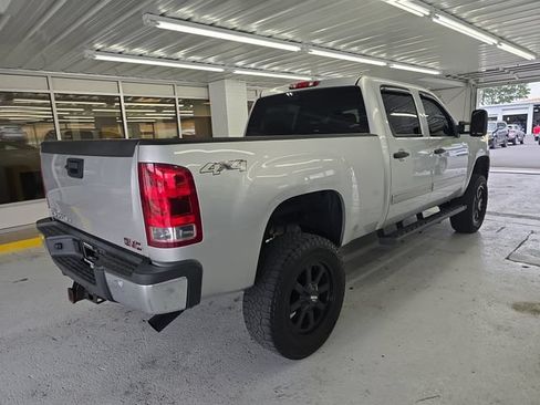 Used 2013 GMC Sierra 2500 SLE w/ SLE Preferred Package AWD/4WD image 6