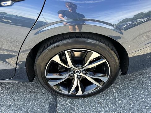 Certified 2024 Volvo S60 B5 Plus w/ Climate Package AWD/4WD image 11