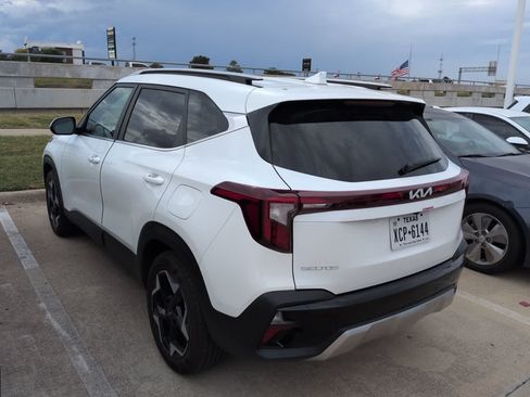 Certified 2025 Kia Seltos EX w/ EX Sunroof Package FWD image 6