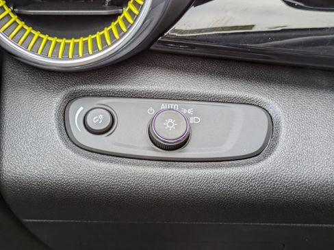 New 2025 Chevrolet Trax ACTIV w/ Driver Confidence Package image 15