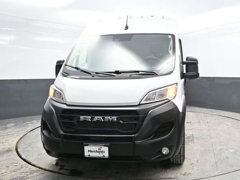 Used 2024 RAM ProMaster 2500 w/ Convenience Group FWD image 2