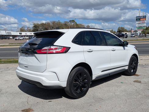 Used 2023 Ford Edge SE w/ Black Appearance Package AWD/4WD image 3