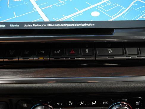 Used 2024 GMC Sierra 2500 SLT w/ SLT Convenience Package image 37