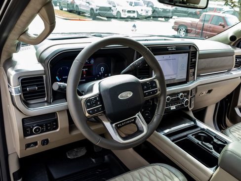 Used 2026 Ford F450 Platinum w/ Platinum Plus Package image 17