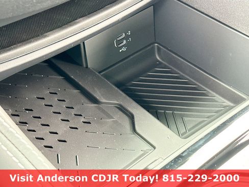 New 2026 Chrysler Pacifica Limited image 13