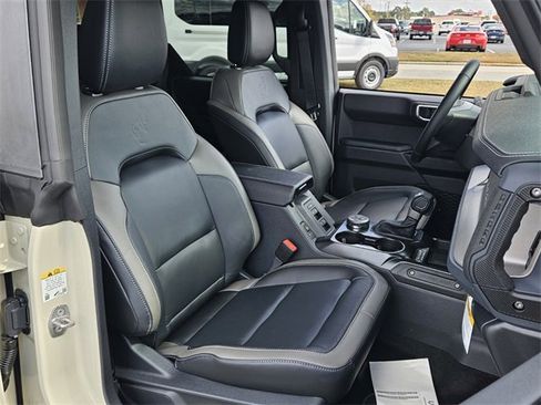New 2025 Ford Bronco Outer Banks image 17