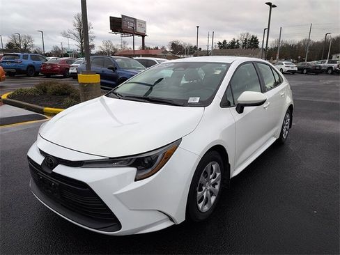 Certified 2024 Toyota Corolla LE image 3