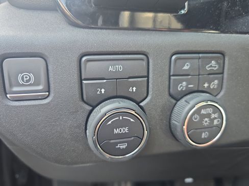 Used 2023 Chevrolet Silverado 1500 LTZ w/ Technology Package image 18