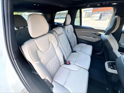 Used 2026 Volvo XC90 B6 Plus w/ Protection Package Premier AWD/4WD image 30