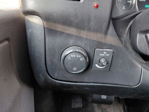 Used 2020 Chevrolet Express 3500 w/ Driver Convenience Package image 21