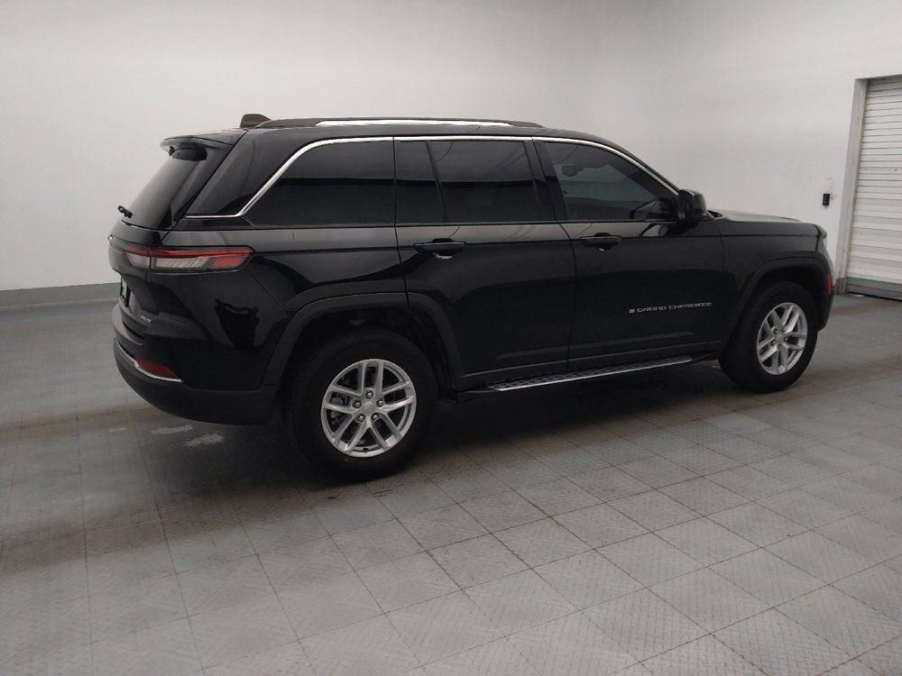 Used 2023 Jeep Grand Cherokee Laredo w/ Trailer Tow Prep Group (B) AWD/4WD image 10